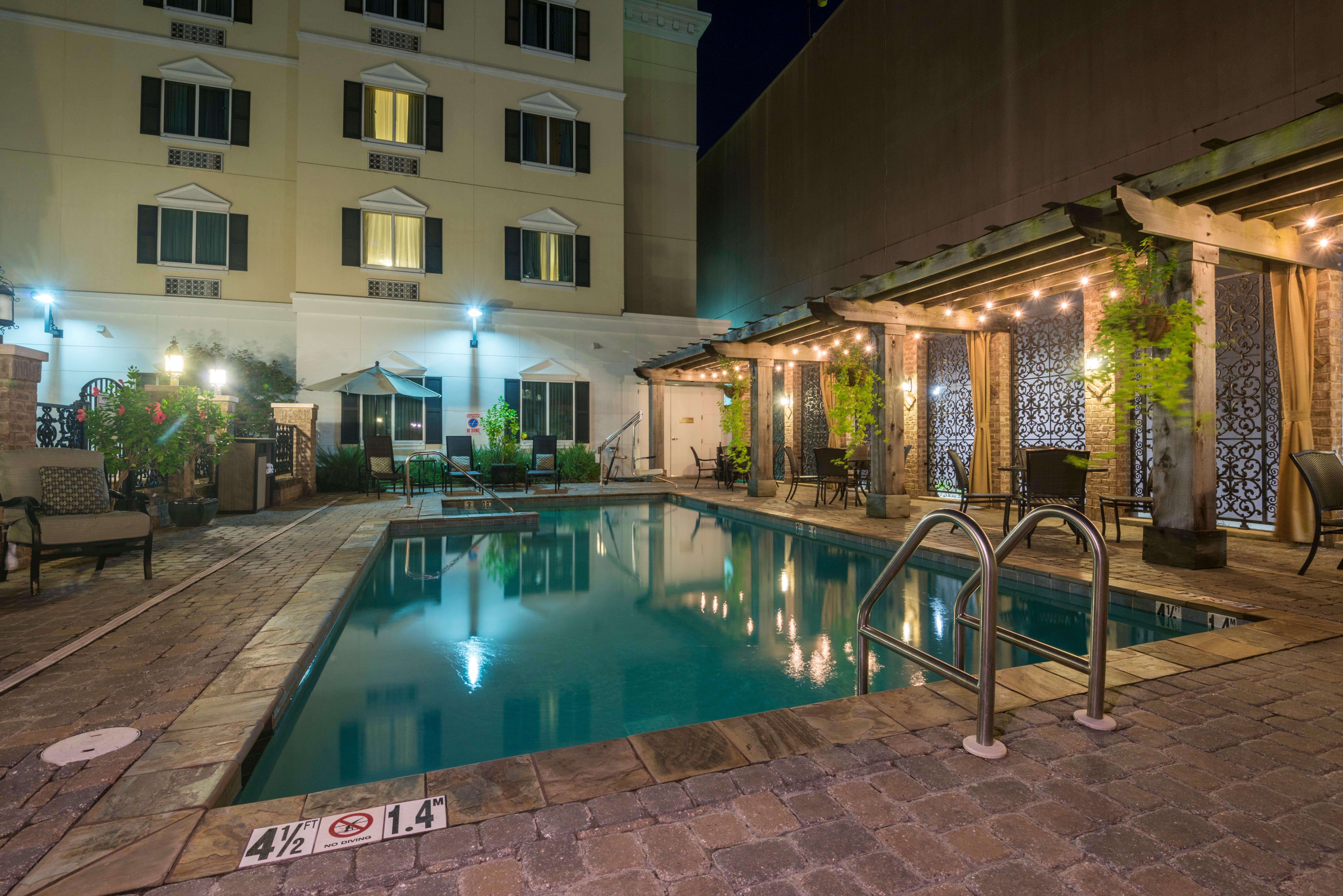 แคนเดิ้ลวูด สวีท โมบิล-ดาวน์ทาวน์ Hotel ภายนอก รูปภาพ
