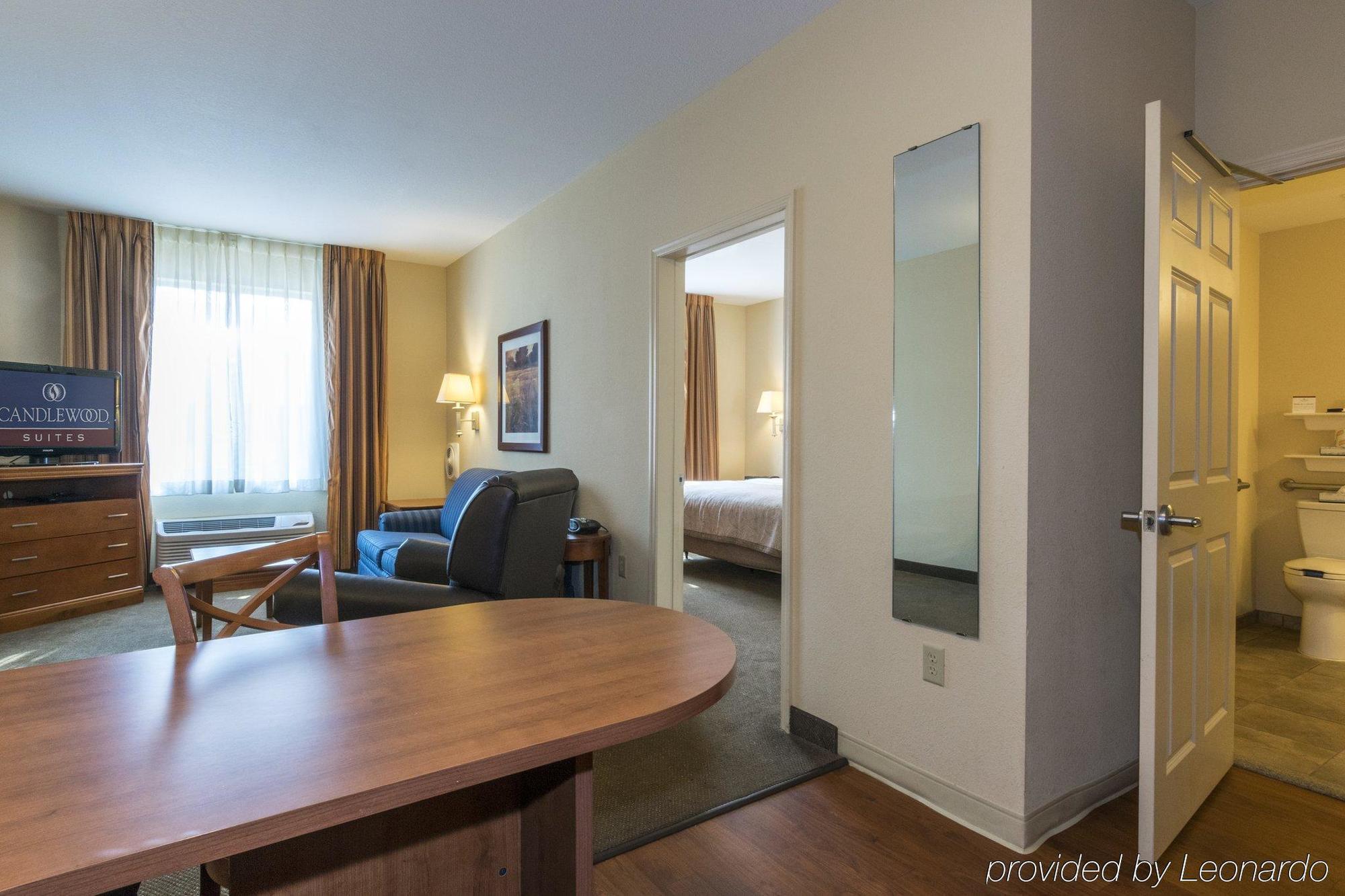 แคนเดิ้ลวูด สวีท โมบิล-ดาวน์ทาวน์ Hotel ภายนอก รูปภาพ