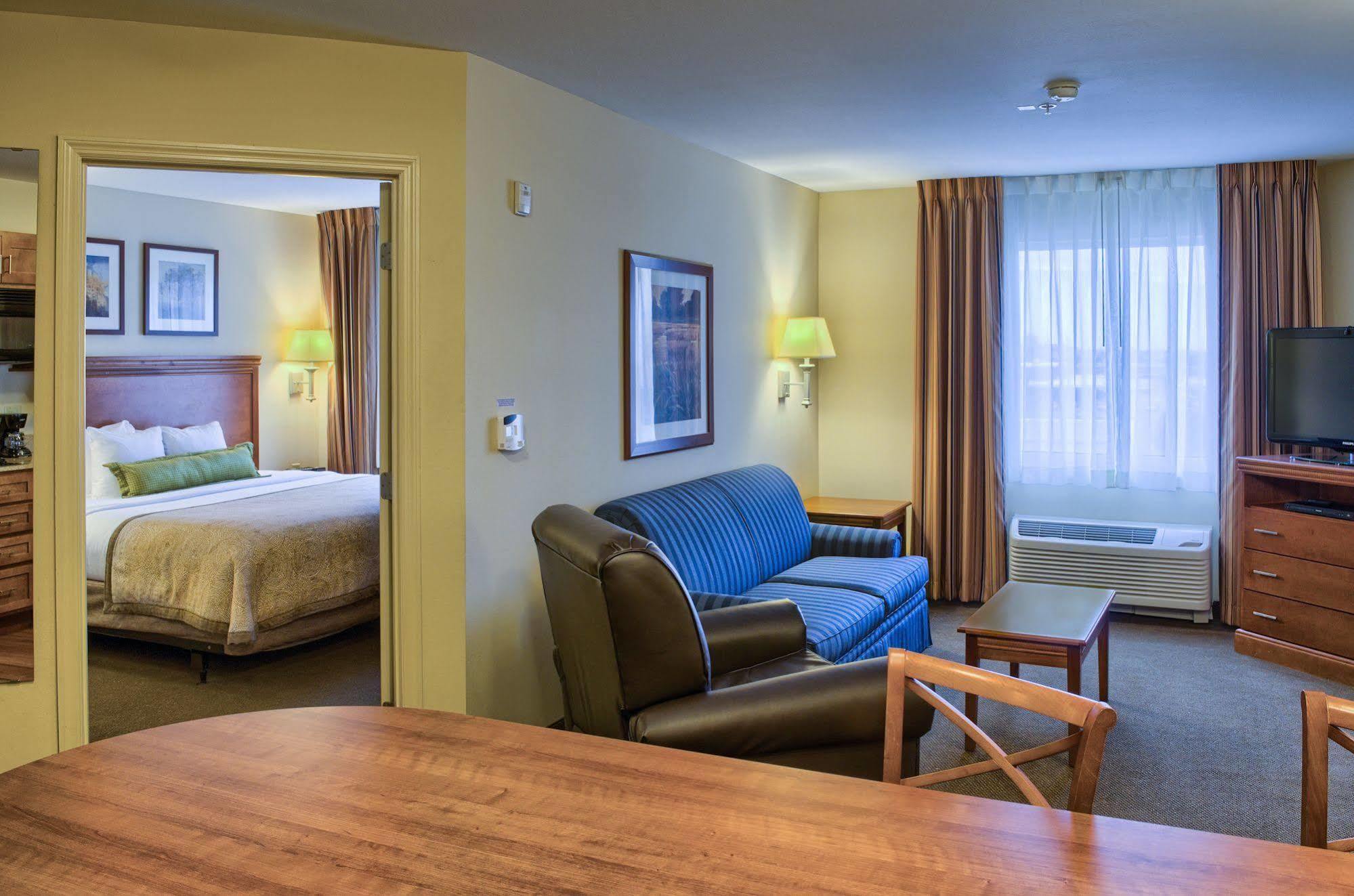 แคนเดิ้ลวูด สวีท โมบิล-ดาวน์ทาวน์ Hotel ภายนอก รูปภาพ