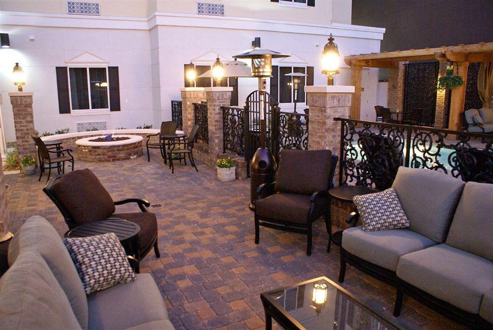 แคนเดิ้ลวูด สวีท โมบิล-ดาวน์ทาวน์ Hotel ร้านอาหาร รูปภาพ